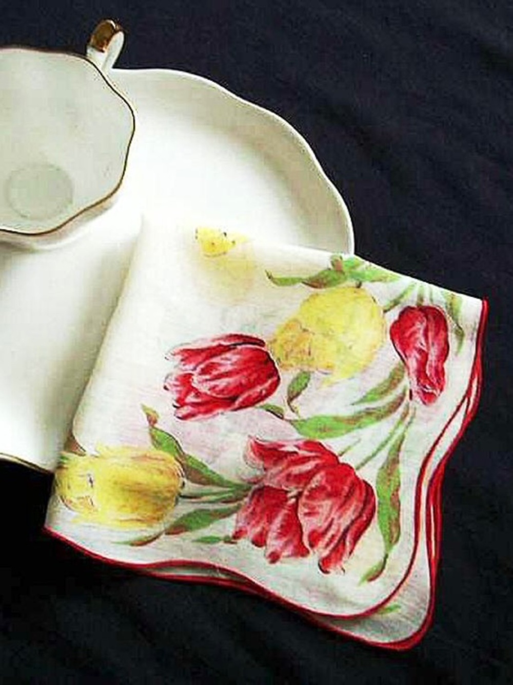Vintage cotton hanky …spring tulips….12”